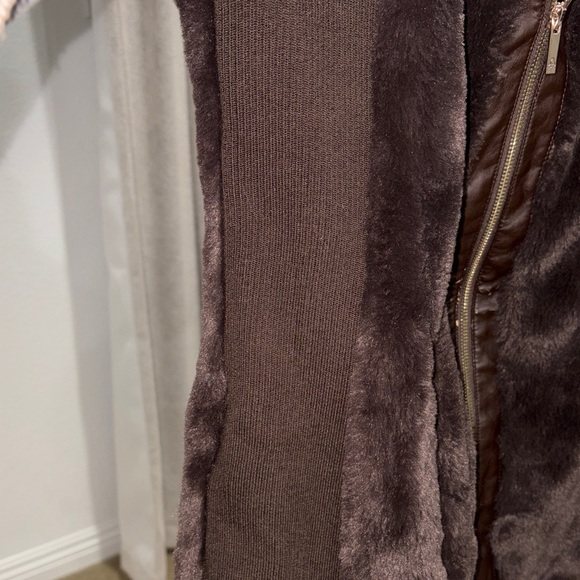 Dennis Basso Chocolate Faux Fur Vest - Picture 4 of 8